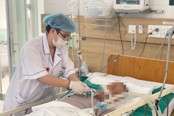 Ngộ độc rượu chứa methanol: Đừng để “biết rồi, nói mãi” - Anh 1