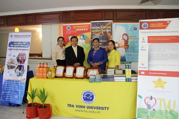 Triển lãm “Di sản văn hóa và phát triển con người” - Anh 7