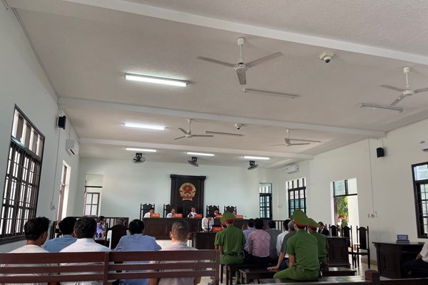 Xét xử vụ án đưa, nhận hối lộ tại Công ty cấp nước Ninh Thuận - Anh 1