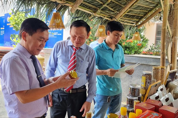 Quảng Ngãi: Phát triển sản phẩm OCOP gắn với du lịch - Anh 1