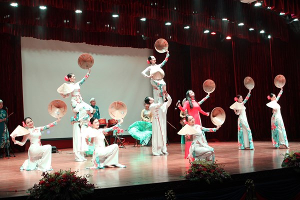 Đêm nghệ thuật thắm tình hữu nghị - Anh 2