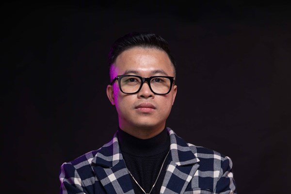 Đạo diễn Đặng Lê Minh Trí và show diễn thực cảnh đầu tiên về Khát vọng hòa bình - Anh 2
