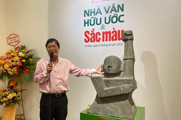 Nhà văn Hữu Ước thỏa khát với những sắc màu - Anh 1