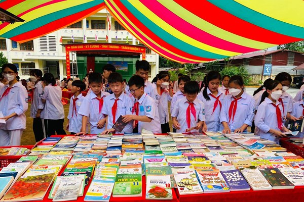 43 tập thể, cá nhân đoạt giải Cuộc thi Đại sứ Văn hóa đọc Cao Bằng năm 2022 - Anh 1