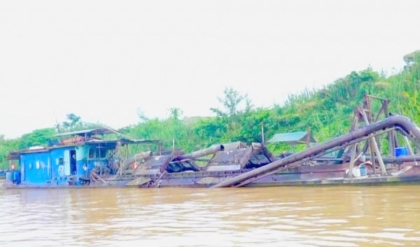 Thanh Hóa xử phạt hơn 2,3 tỉ đồng vi phạm khai thác, kinh doanh khoáng sản - Anh 1