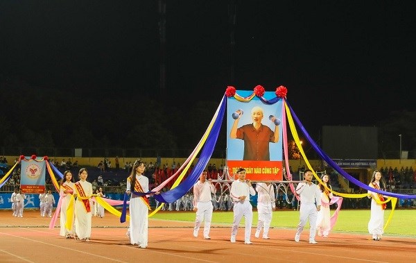 Tưng bừng Ngày hội thể thao trên quê hương Bác - Anh 4