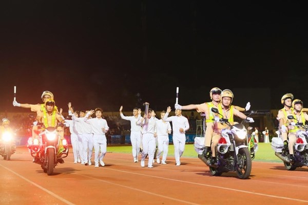 Tưng bừng Ngày hội thể thao trên quê hương Bác - Anh 8