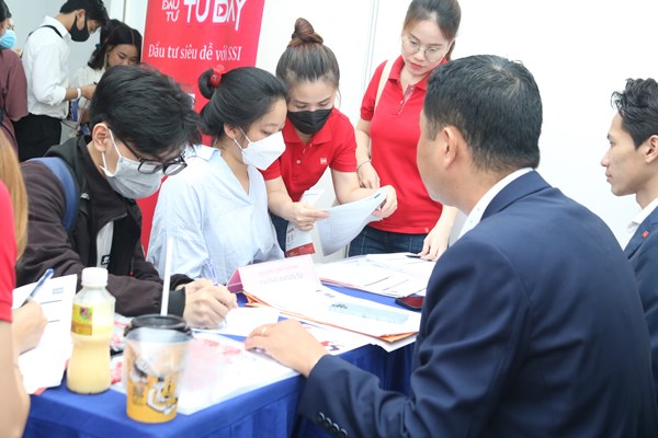 Hơn 1.000 vị trí tuyển dụng tại “Ngày hội việc làm năm 2022” - Anh 2