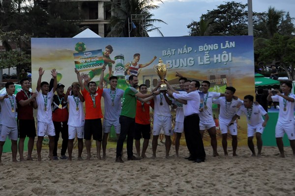 Trải nghiệm không khí lễ hội bóng đá biển Huda năm 2022 - Anh 2