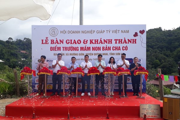 Thêm một điểm trường mới cho học sinh vùng cao trước thềm năm học mới - Anh 1