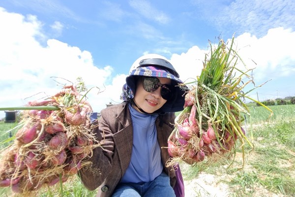 Đến đảo Lý Sơn chiêm ngưỡng bộ xương cá Ông lớn nhất Đông Nam Á - Anh 5
