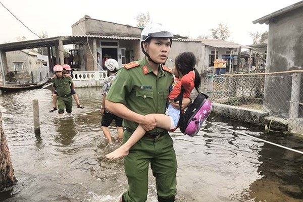 Dự thảo quy tắc ứng xử của Công an nhân dân: Không gây căng thẳng, dọa nạt người dân - Anh 1