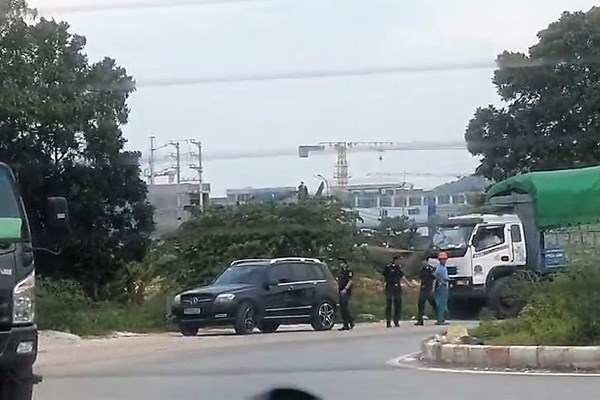 Bắc Ninh: Thu giữ 4 xe chở chất thải của Công ty CP Môi trường Thuận Thành - Anh 1
