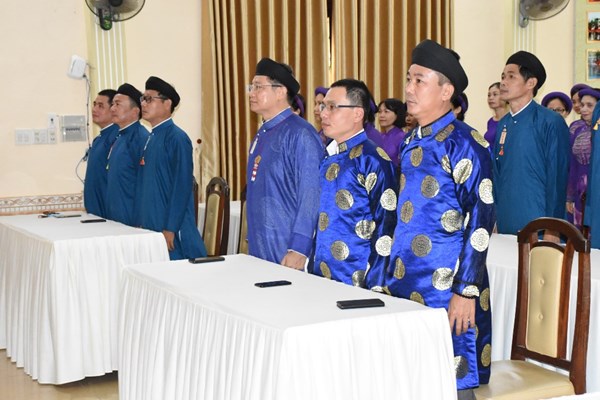 Vài suy nghĩ về chuyện quốc phục nam - Anh 1
