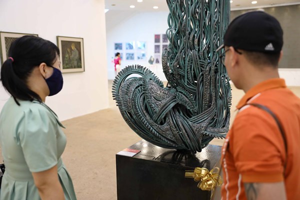 Festival Mỹ thuật trẻ 2022: Nghệ sĩ trẻ cất tiếng những gì? - Anh 7