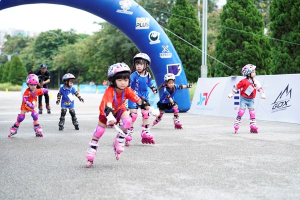 Hơn 500 vận động viên tham dự Giải đua Roller Hà Nội mở rộng 2022 - Anh 2