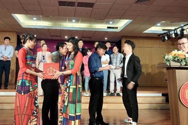 Vở cũ, vai cũ thì còn gì là tài năng nữa? - Anh 1