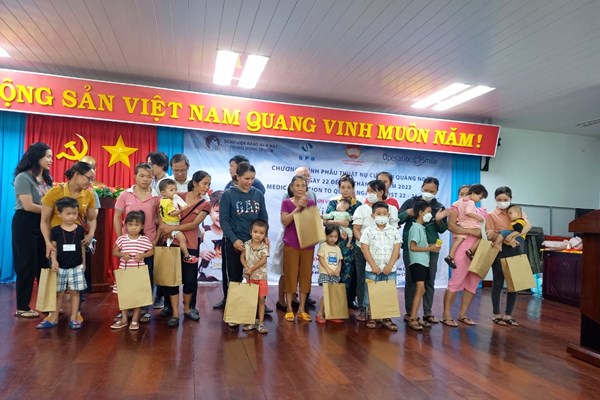 Mang lại “nụ cười” cho trẻ em sứt môi, hở hàm ếch - Anh 3