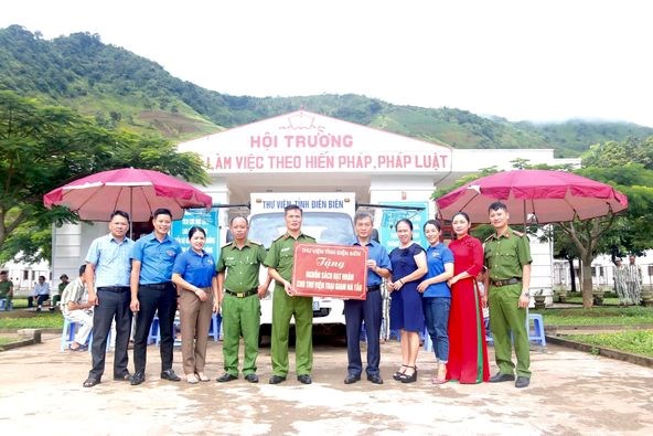 Thư viện Điện Biên đưa sách đến với những người lầm lỡ - Anh 1