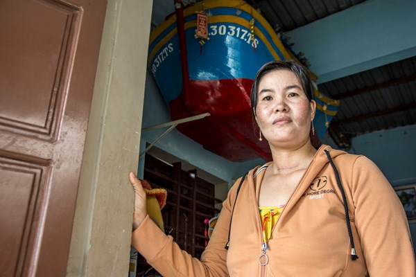 Vi phạm nhưng không thể phạt vì chỉ còn tàu... làm bằng xốp - Anh 2