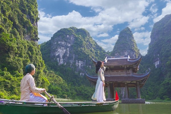 Những “đại sứ” lan tỏa vẻ đẹp Việt ra thế giới - Anh 2