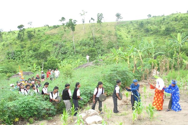 Trọn đời níu giữ hồn của núi! - Anh 2