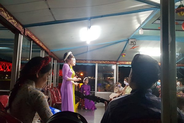 Mất tiền mà chỉ được 