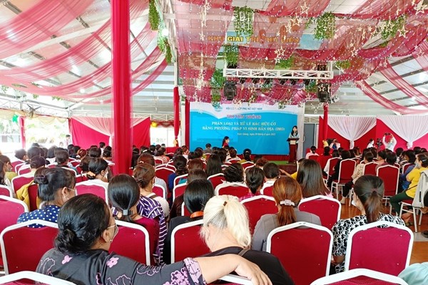 Kiên Giang tổ chức truyền thông về phân loại và xử lý rác - Anh 1
