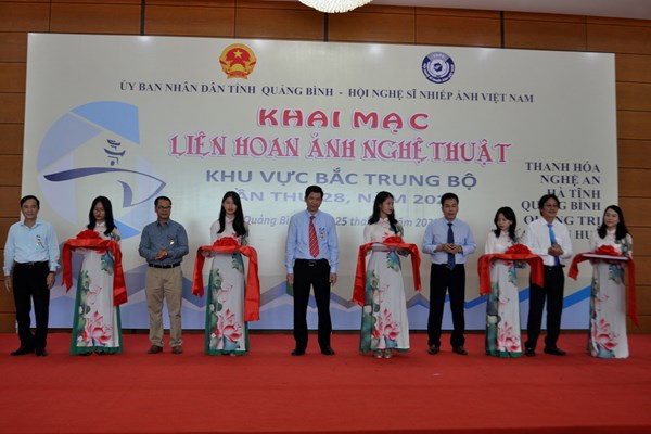 Liên hoan ảnh nghệ thuật khu vực Bắc Trung bộ - Anh 1