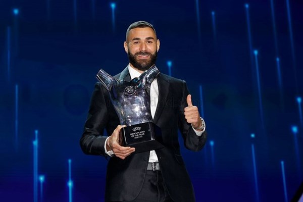 Benzema là cầu thủ xuất sắc nhất năm của UEFA - Anh 1