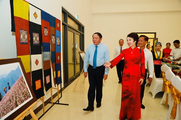 Bộ trưởng Nguyễn Văn Hùng: Làm cho Việt Bắc tưng bừng thêm vui từ du lịch - Anh 6