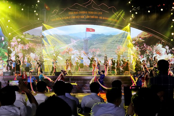 Lan tỏa tinh hoa văn hóa miền di sản Việt Bắc - Anh 1