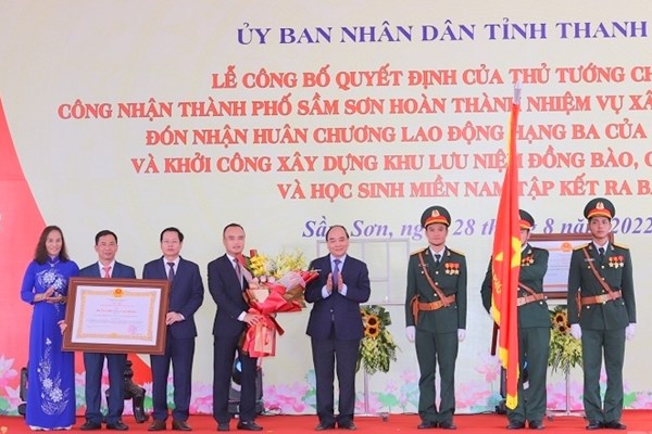 Chủ tịch nước dự lễ khởi công Khu lưu niệm đồng bào, chiến sĩ và học sinh miền Nam tập kết ra Bắc - Anh 1
