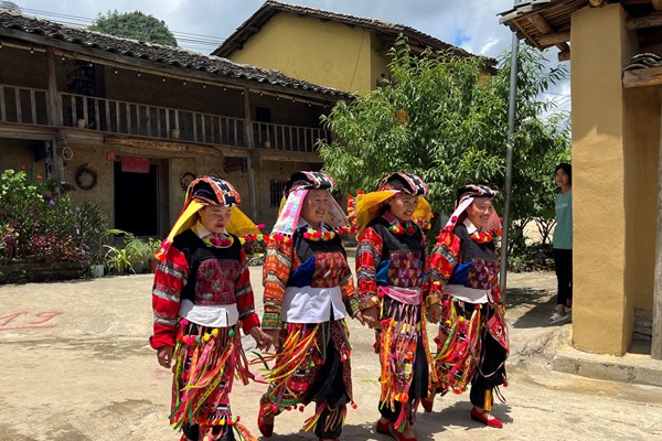 Nét đẹp văn hóa, ứng xử văn minh trong gia đình, dòng họ, khu dân cư: Những mô hình điểm trong tuyên truyền, giữ gìn giá trị văn hóa truyền thống - Anh 2