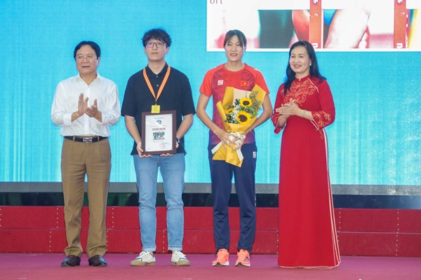 Khai mạc triển lãm cuộc thi ảnh nghệ thuật “Khoảnh khắc SEA Games 31” - Anh 4