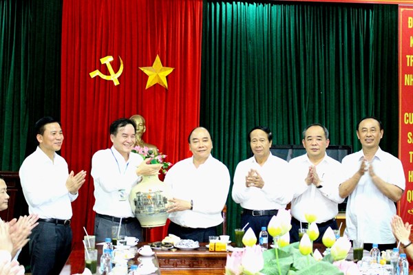 Chủ tịch nước dâng hương tại Khu di tích lịch sử Quốc gia đặc biệt Lam Kinh - Anh 4