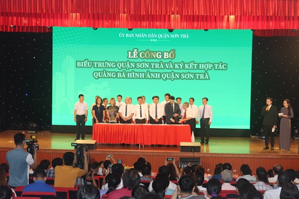 Ra mắt biểu trưng quận Sơn Trà, định hướng phát triển thành trung tâm du lịch biển - Anh 2