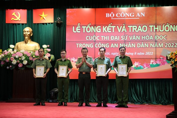 Tổng kết và trao thưởng cuộc thi Đại sứ Văn hóa đọc trong Công an nhân dân 2022 - Anh 2