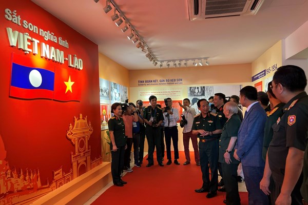 Triển lãm “Sắt son nghĩa tình Việt Nam - Lào” - Anh 1