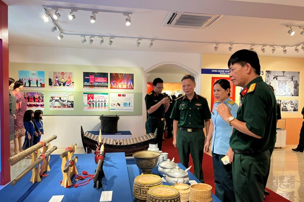 Triển lãm “Sắt son nghĩa tình Việt Nam - Lào” - Anh 5