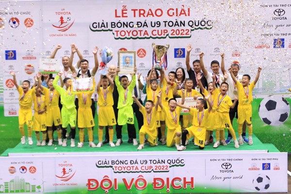 SLNA vô địch Giải bóng đá U9 toàn quốc - Anh 2