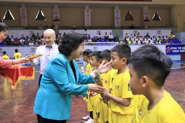 SLNA vô địch Giải bóng đá U9 toàn quốc Toyota Cup - Anh 1