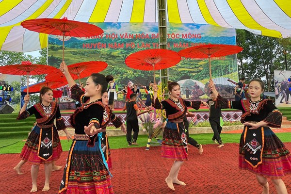 Lên Nậm Pồ cùng đồng bào dân tộc Mông vui Tết độc lập - Anh 1