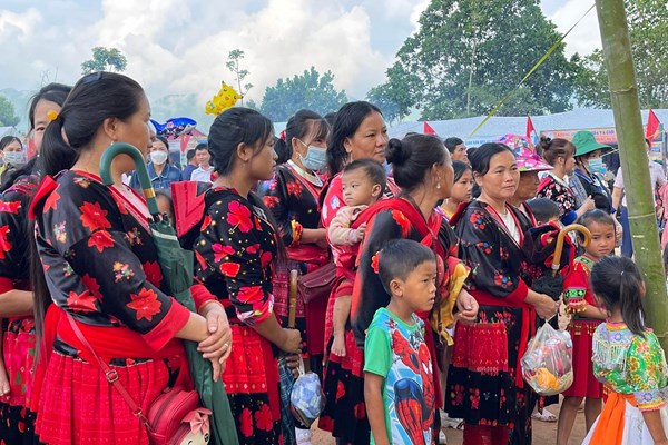 Lên Nậm Pồ cùng đồng bào dân tộc Mông vui Tết độc lập - Anh 8