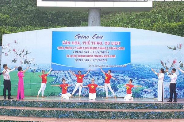 Điện Biên: Sôi nổi các hoạt động văn nghệ, thể thao chào mừng Quốc khánh 2.9 - Anh 1