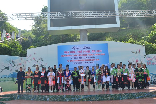 Điện Biên: Sôi nổi các hoạt động văn nghệ, thể thao chào mừng Quốc khánh 2.9 - Anh 6