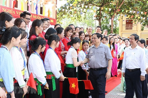 Thủ tướng: Xây dựng môi trường giáo dục an toàn, thân thiện, hạnh phúc - Anh 1