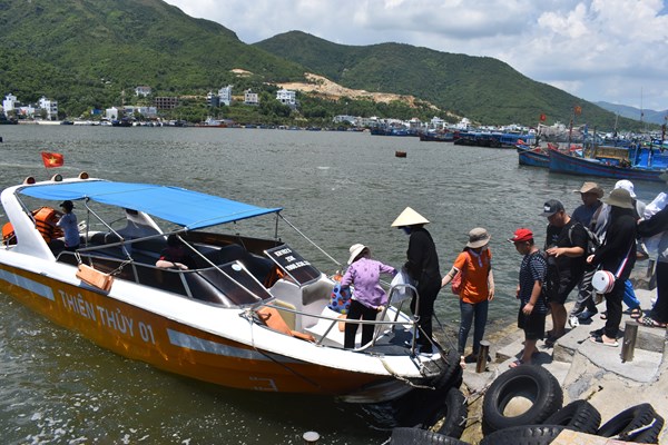 Hơn 350 nghìn lượt du khách đến Khánh Hòa dịp lễ 2.9 - Anh 1
