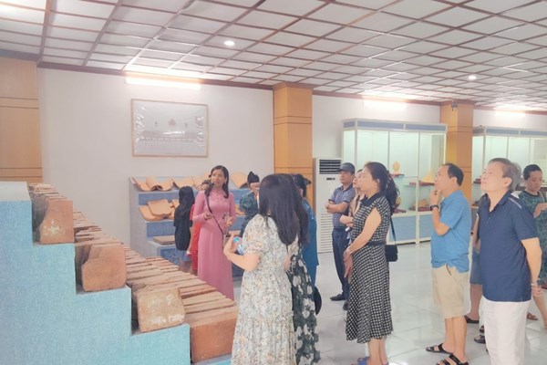 Di sản Thành nhà Hồ, Lam Kinh của xứ Thanh thu hút khách du lịch dịp lễ 2.9 - Anh 2