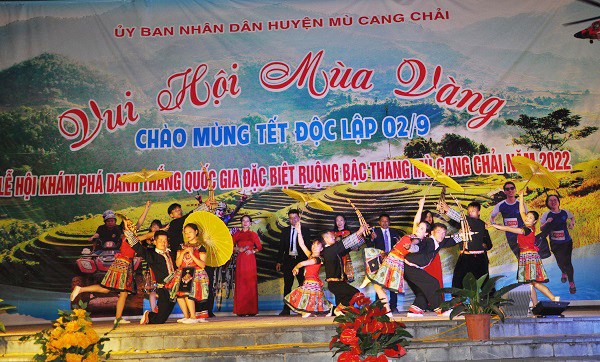 'Vui hội mùa vàng'- hấp dẫn du khách khi đến với Mù Cang Chải - Anh 1